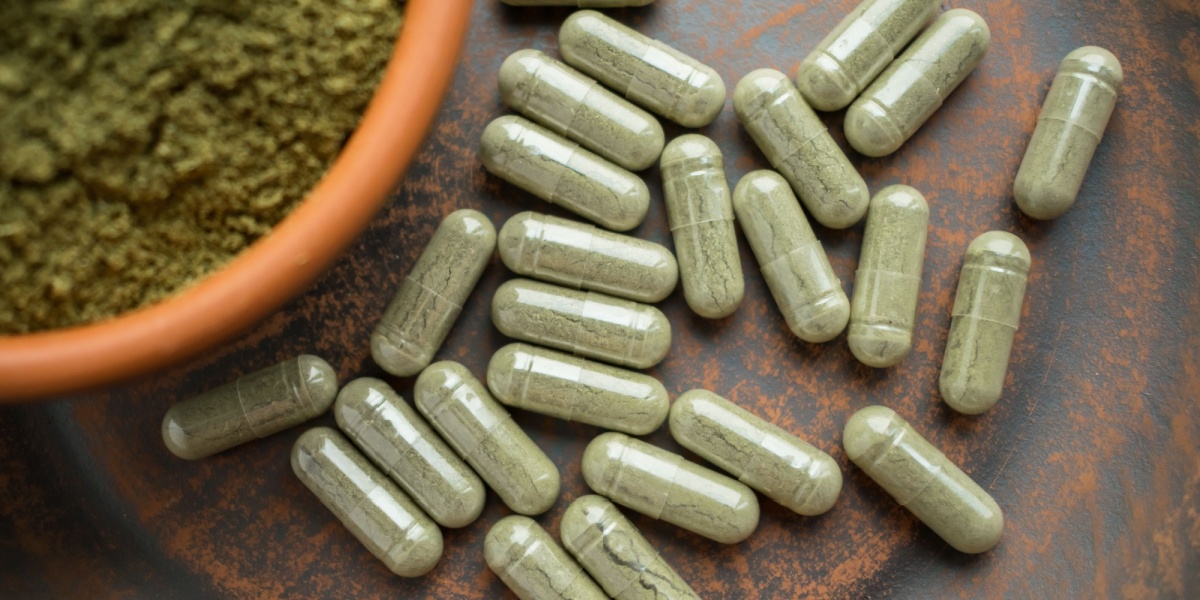 7-Hydroxymitragynine: Balancing Pain Relief, Dependence, and the Path to Recovery